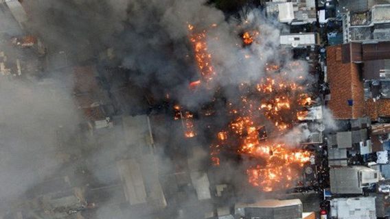 Ribuan Warga Terdampak Kebakaran Kapuk Muara Mengungsi