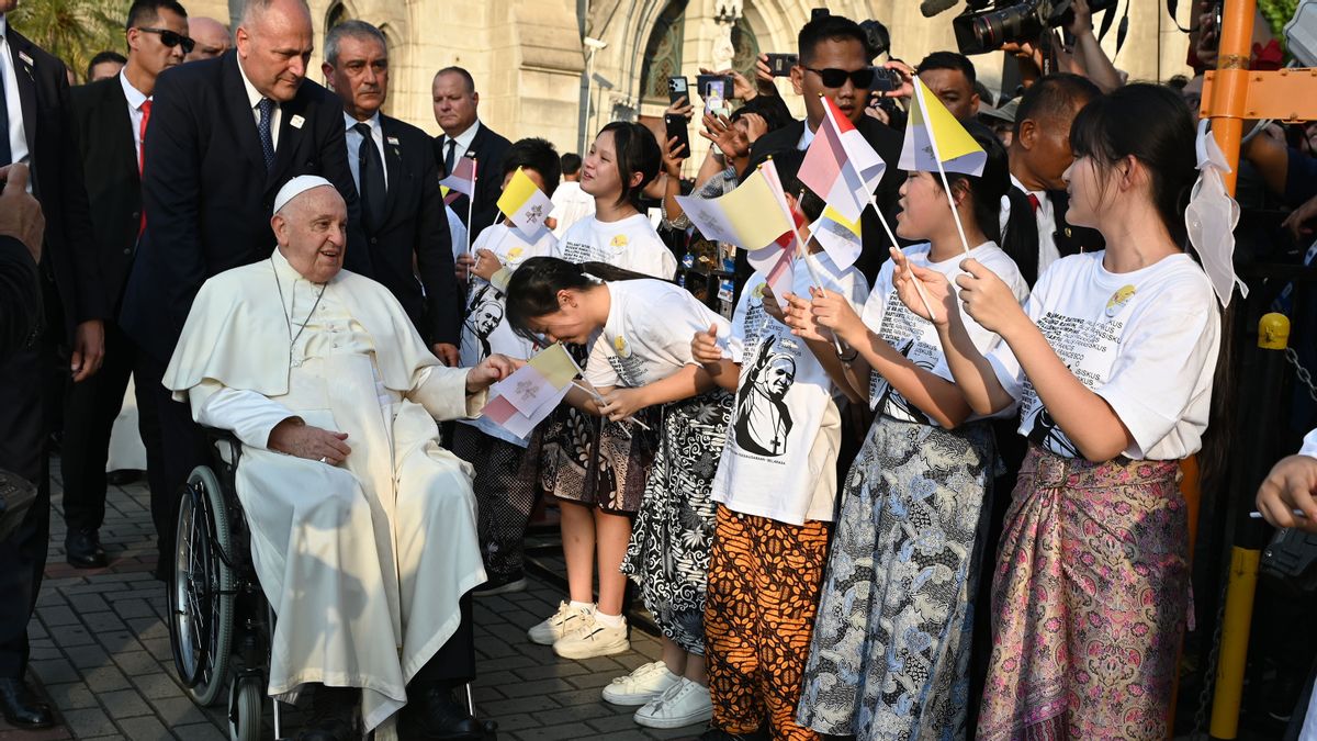 L'accueil du pape François, le législateur souligne le célèbre discours communautaire