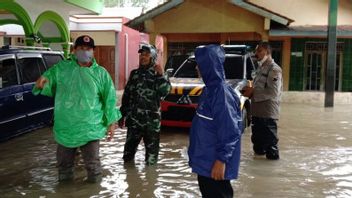844 住民がバンユマスの洪水でいまだに避難