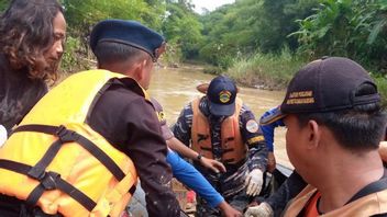 在西帕农丹井里汶河淹死的桑特里被发现死亡