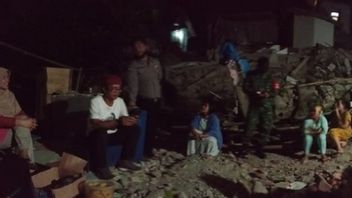 2 Houses In Sukabumi Collapsed After The Earthquake
