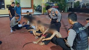 地铁再也地区警察精确先锋巡逻队成员在Meruya Jakbar爆发斗殴时Kena Bacok