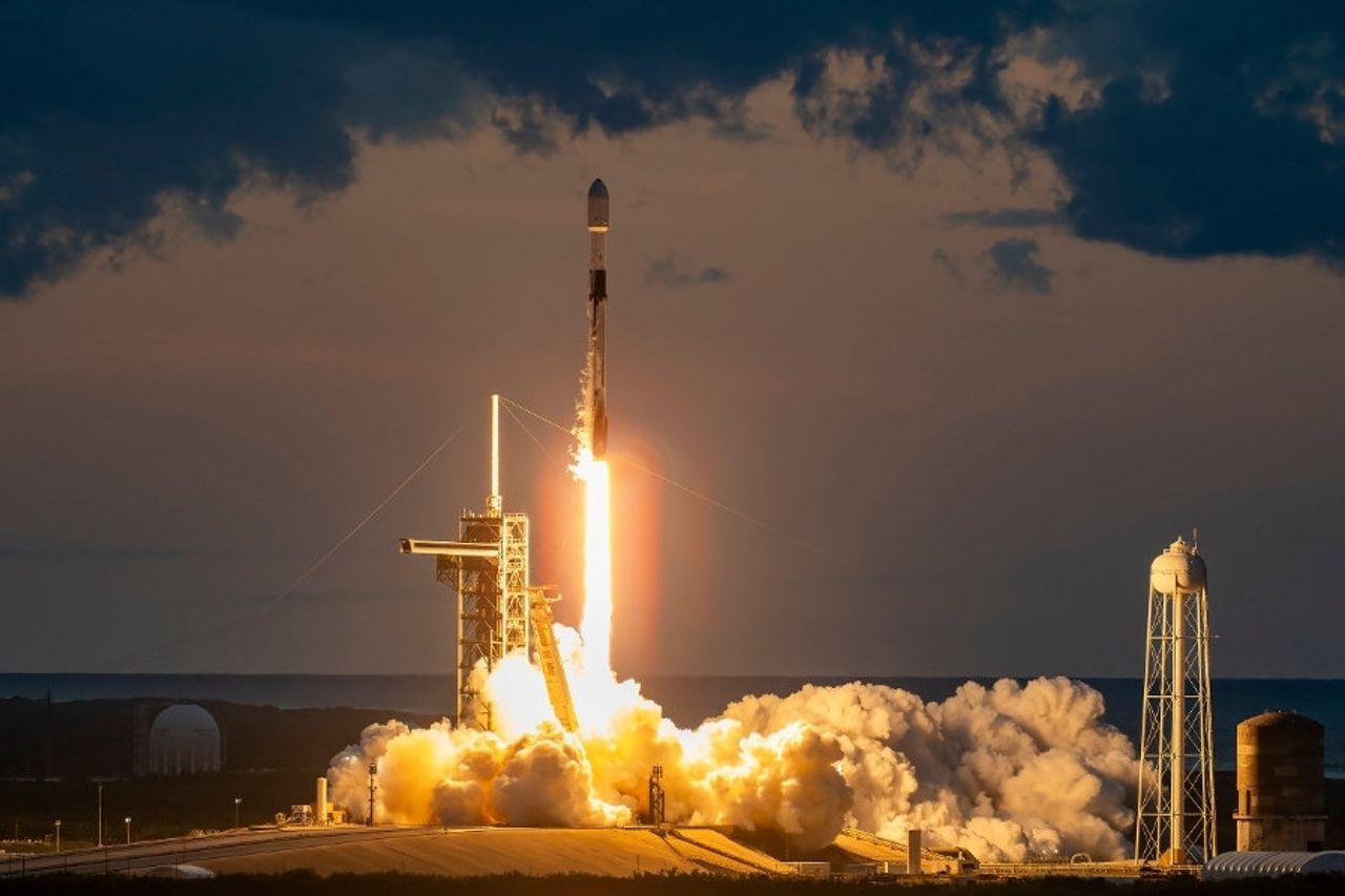 SpaceX déploie son satellite de communication Opts-X vers GEO