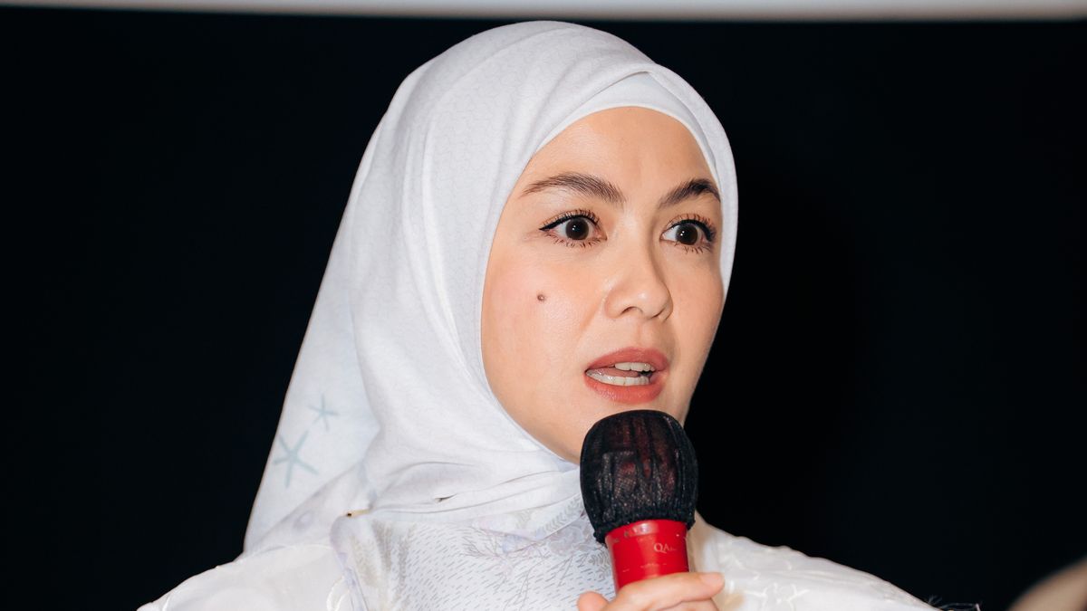 Cerita Revalina S. Temat Tenggelam Pakai Mukena hingga Kalungkan Pemberat Besi di Film Terbaru