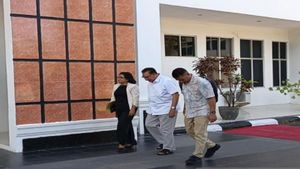 Datang dengan Kemeja Putih, Eks Walkot Kupang Jonas Salean Diperiksa Kejati NTT Kasus Dugaan Korupsi Aset