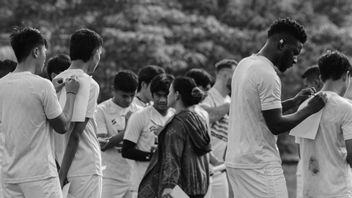 カンジュルハン・マランの悲劇後の初トレーニング、心理学者を同伴するアレマFCの選手