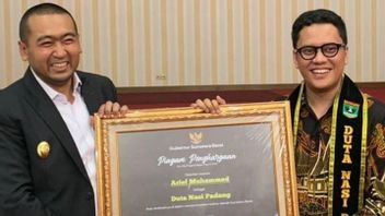 Arief Muhammad Didaulat成为Nasi Padang大使，副州长：他为介绍Padang特色菜做出了很大贡献