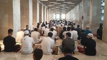 Euphoria For Eid Prayers At The Istiqlal Mosque, Residents Came Even Since 4 AM