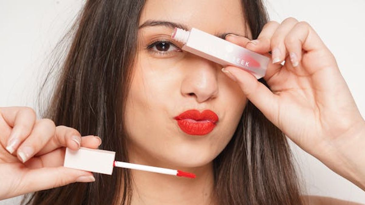 Get To Know The Differences In The Type Of Lip-Closs Products So That You Don't Choose The Wrong Choice