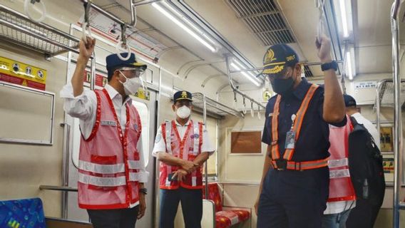 Lonjakan Kasus COVID-19, Menhub Lakukan Tes Acak di Stasiun KRL