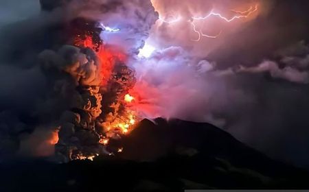 Kembali Erupsi, Gunung Ruang Kini Berstatus Awas