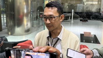 2 元専門家ヘリ・グナワン BI-OJK CSR基金汚職事件の容疑者KPKに呼び出された