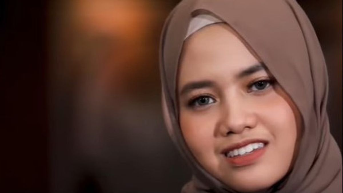 Hanin Dhiya Merasa Terhormat Nyayikan 4 Lagu Legend Milik Ahmad Dhani