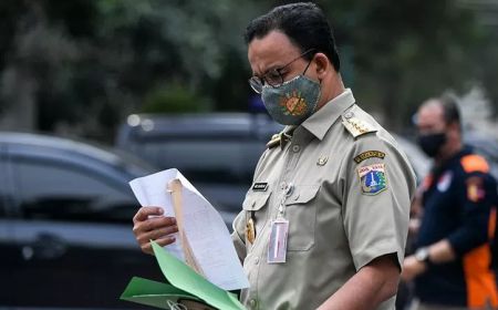 Anies Tak Hadiri LKPJ di DPRD DKI, Denny Siregar: Kalau Diminta Pertanggungjawaban Kabur Tapi Saat Terima Penghargaan Paling Depan