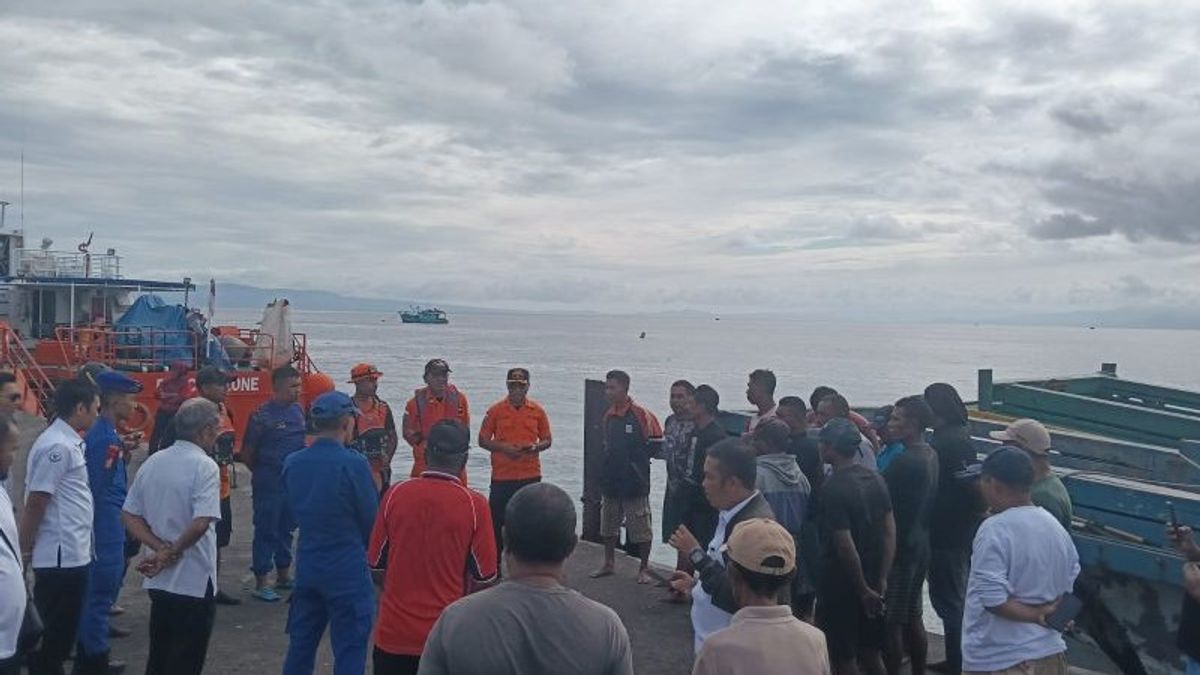 Basarnas Ternate Selamatkan 14 ABK KM Putra Putri 02 yang Mati Mesin di Perairan Pulau Mare–Moti