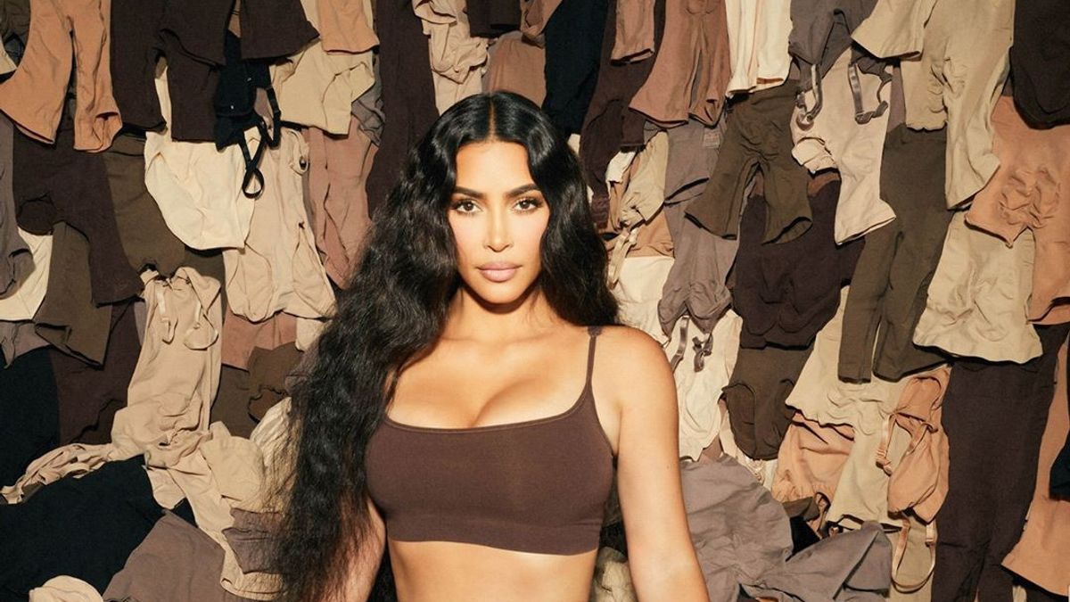 Kim Kardashian Hausse Le Ton En Raison Des Critiques Sur Ses Produits Vestimentaires