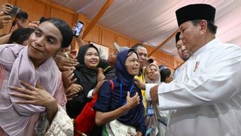 حفل استقبال مفتوح في القصر، يلتقي السكان بالسيد الرئيس بالسعادة والبهجة