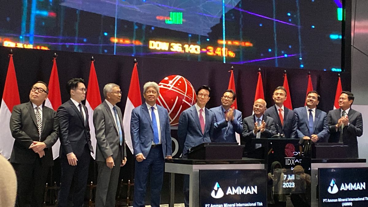 Resmi Melantai di BEI, Harga Saham Amman Mineral Dibuka Naik 2,94 Persen