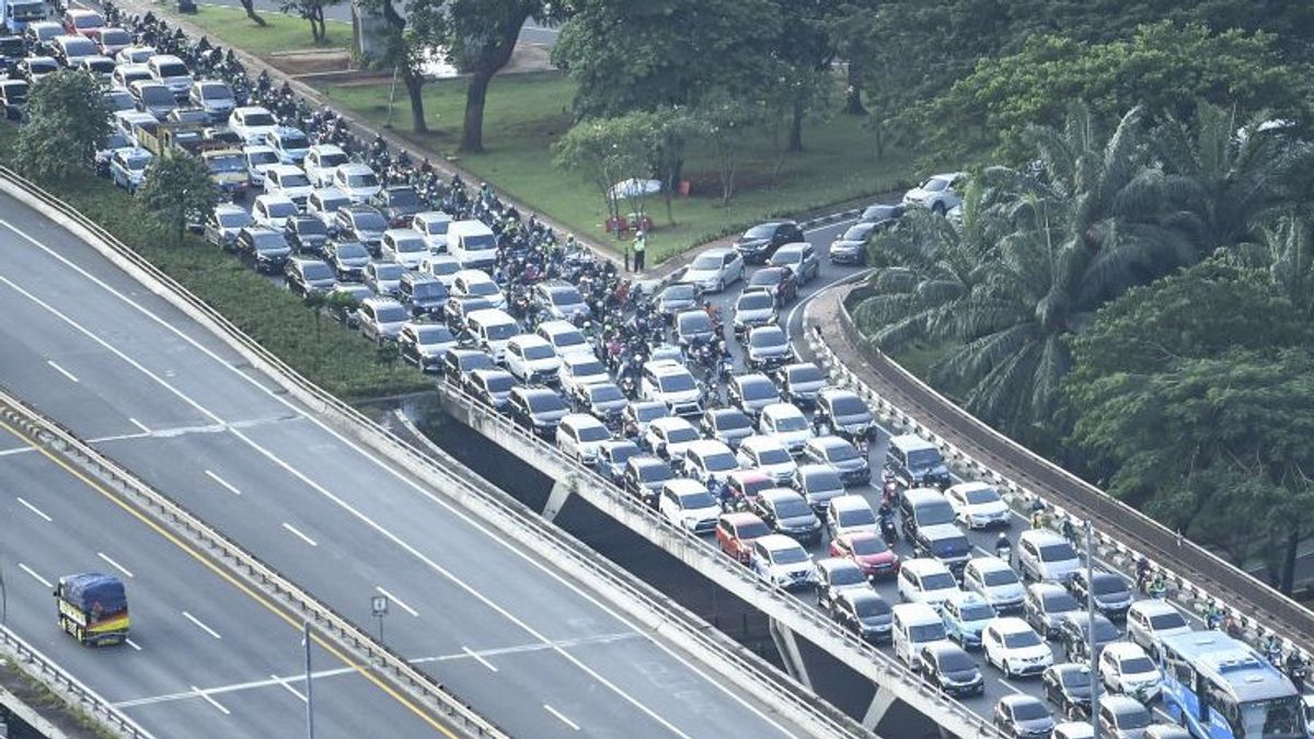 渋滞を予想し、政府は電気バス補助金を優先するよう求められています