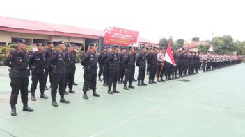 South Sumatra Police Sends 100 Personnel to Assist Post-disaster Recovery in Aceh