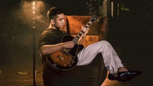 Jo Soegono Perluas Eksplorasi Musiknya lewat Album <i>Prof Jo</i>