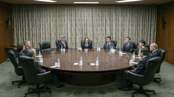 BOJ, 금리 0.75% 유지, 일본 경제 전망 축소