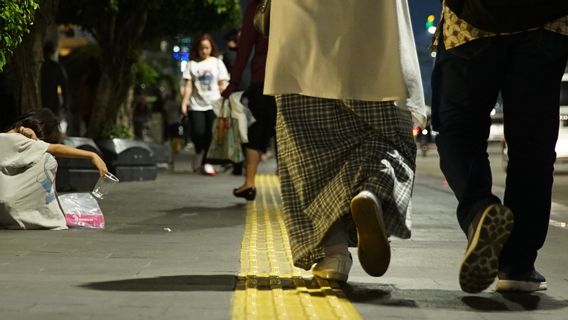 Jakarta's Sidewalk Budget Is Lowered