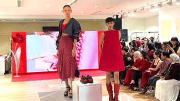 9インドネシアの女性デザイナーがファッションの世界で老化現象を壊す