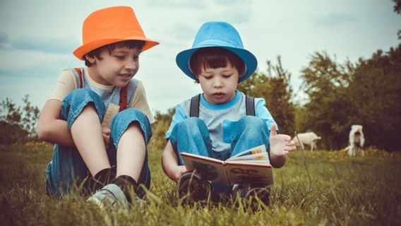 3 Dampak Negatif Orang Tua Memaksa Anak Minta Maaf; Stop! Sebelum Si Kecil Jadi 