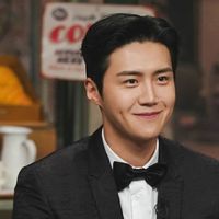 Kim Seon Ho Sapa Penggemar dalam Fan Meeting Perdana