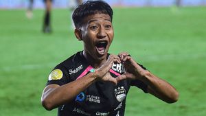 Partai Pembuka Liga 1 2024/2025: Persib Hajar PSBS Biak 4-1