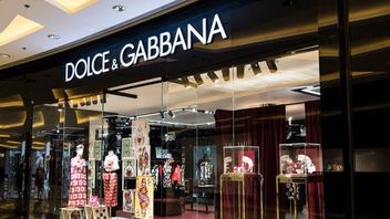 고객은 막대한 손실을 초래하는 NFT 배송 지연으로 Dolce & Gabbana 및 UNXD를 고소합니다.