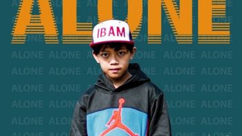 Putra Sulung Asri Welas, Rapper Ibam Luncurkan Lagu Tunggal <i>Alone</i>