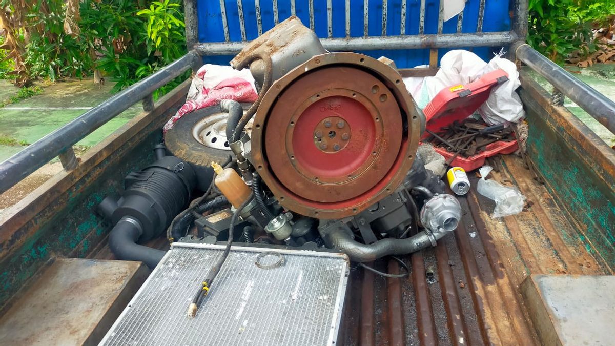 XL Axiata的发电机被塞朗万丹的Maling Gang偷走，4人被保护
