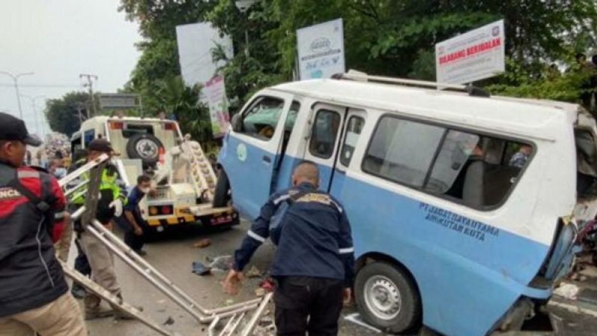 La Police Explique La Chronologie De L’accident Mortel à Balikpapan Qui A Tué Cinq Personnes
