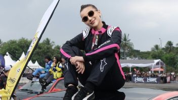 Ingin Jadi Kartini Modern, Penyanyi Aca Husna Jajal Drifting sebagai Hobi Baru