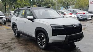 Wuling Starlight 560 Tiba di Dealer, Hadir dengan Pilihan Mesin Lengkap