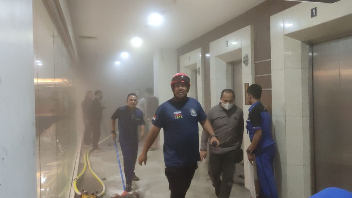 Allegedly Short Circuit, Plaza Lippo Ekalokasari Bogor Caught Fire