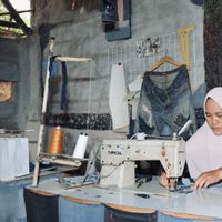 Hadirkan Dampak Nyata, ESG PNM Tumbuh Bersama Ibu-Ibu Pelaku Usaha Lokal