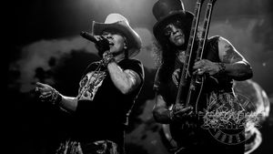 Guns N' Roses Ejek Donald Trump Through Kaus Live N' Let Die with COVID 45, in Memory Today, May 14, 2021