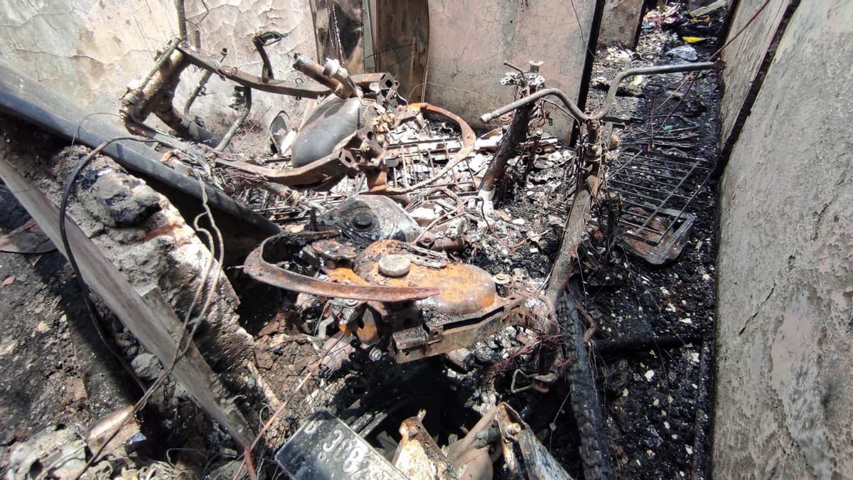 プスラブ警察は、マトラマン賃貸住宅で10人が死亡した火災の破片を調査します 