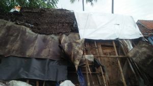 Cuaca Ekstrem, Satu Rumah di Kabupaten Tangerang Roboh Diterjang Angin Kencang