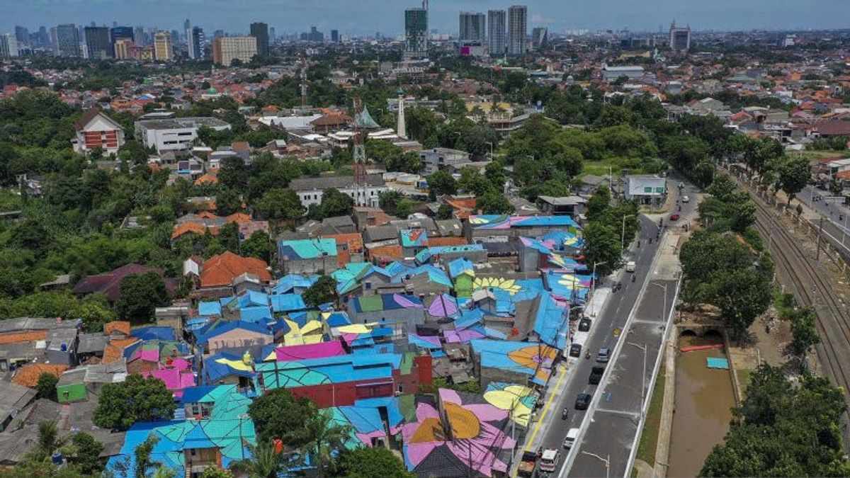 Beautification Of Lenteng Agung Horseshoe Flyover Completed, Beautiful Colorful Roofs Of Residents' Houses