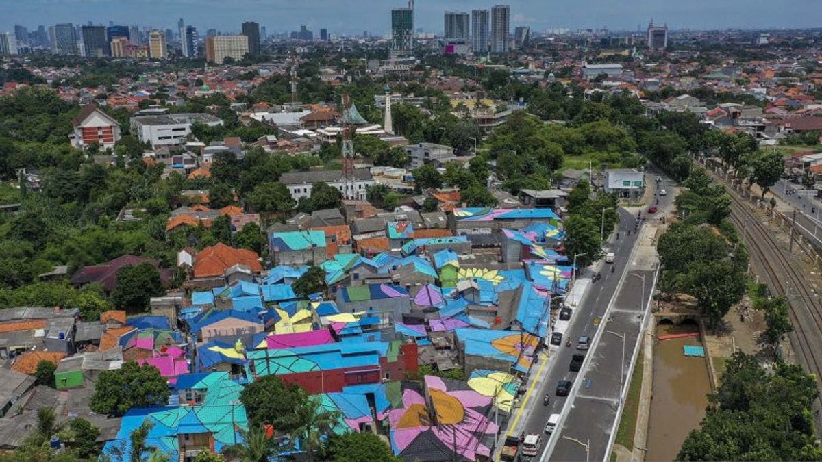  Beautifikasi Flyover Tapal Kuda Lenteng Agung Rampung, Tampak Cantik Atap Warna-warni Rumah Warga