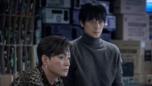 Review Film <i>The Plot</i>: Aksi Kang Dong Won Jadi Pembuat Plot