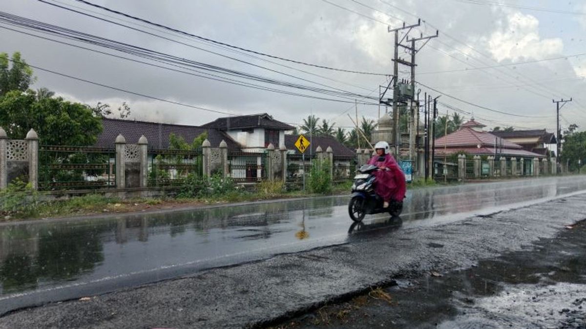 BMKG Asks Residents To Be Alert To Potential Extreme Weather In NTB During Voting Day For The 2024 Election