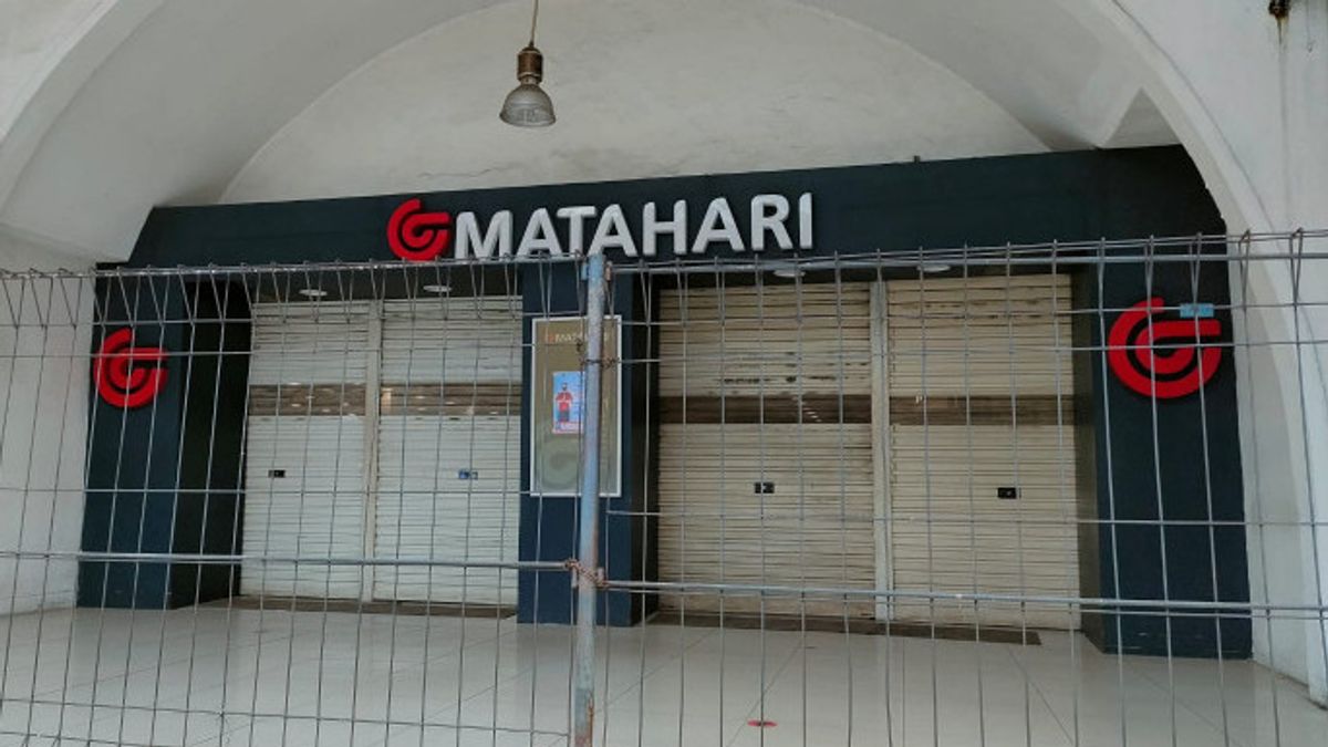 فتح منذ عام 1980 ، ماتاهاري متجر في بوغور المملوكة من قبل التكتل Mochtar رياضي يغلق أخيرا ، وهنا تأثير وفقا لوزارة الصناعة والتجارة