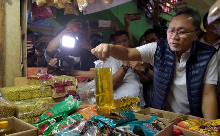 Mendag Zulhas: Sesuai Janji, Belum Sebulan Harga Minyak Goreng Rp14.000 per Liter