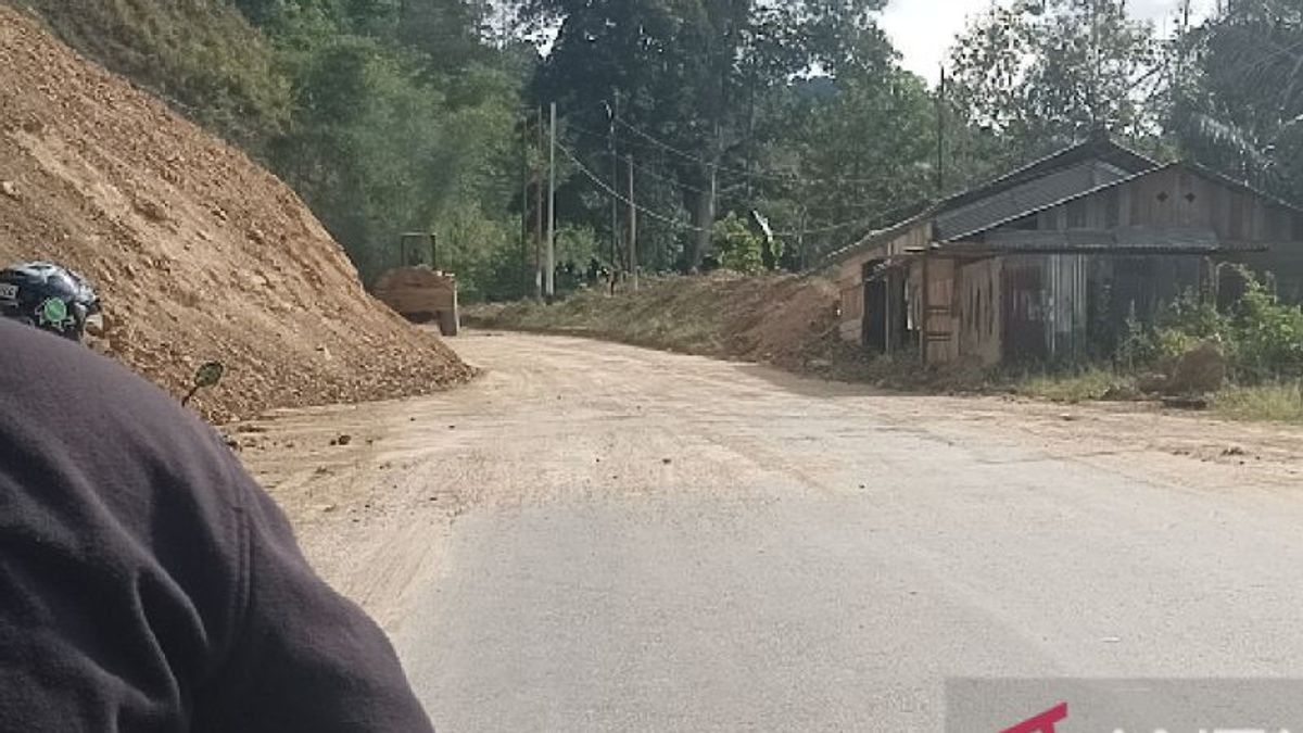 3 Hari ke Depan BMKG Sebut Wilayah Sulteng Masih Diguyur Hujan, Warga Diminta Waspada Potensi Longsor di Jalur Pegunungan