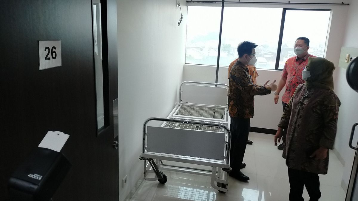 New Hospital For COVID-19 Patients Prepared At The Surabaya Border
